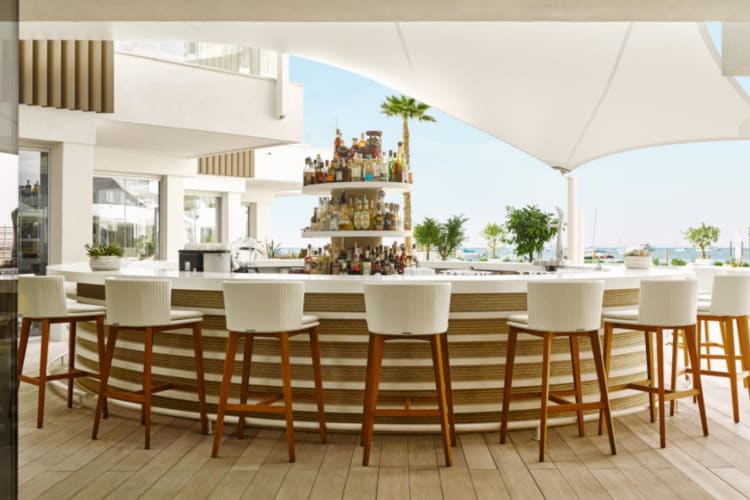 Pool Bar